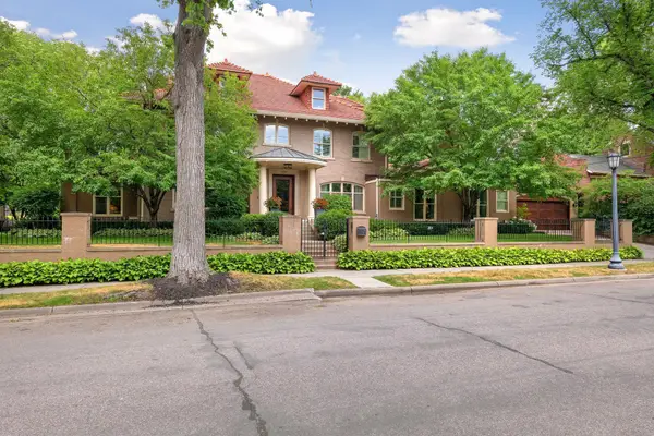 1724 Summit Avenue, Minneapolis, MN 55403