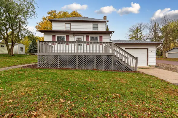 303 3rd Street N, Ellendale, MN 56026