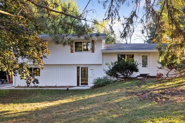 18065 Berry Lane, Wayzata, MN 55391