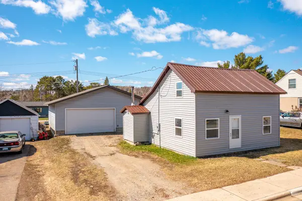 25 4th Avenue, Soudan, MN 55782