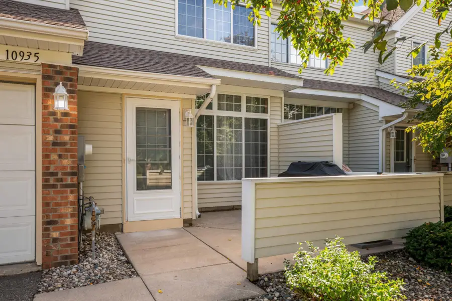 10935 Oregon Avenue S, Bloomington, MN 55438 - Image #3