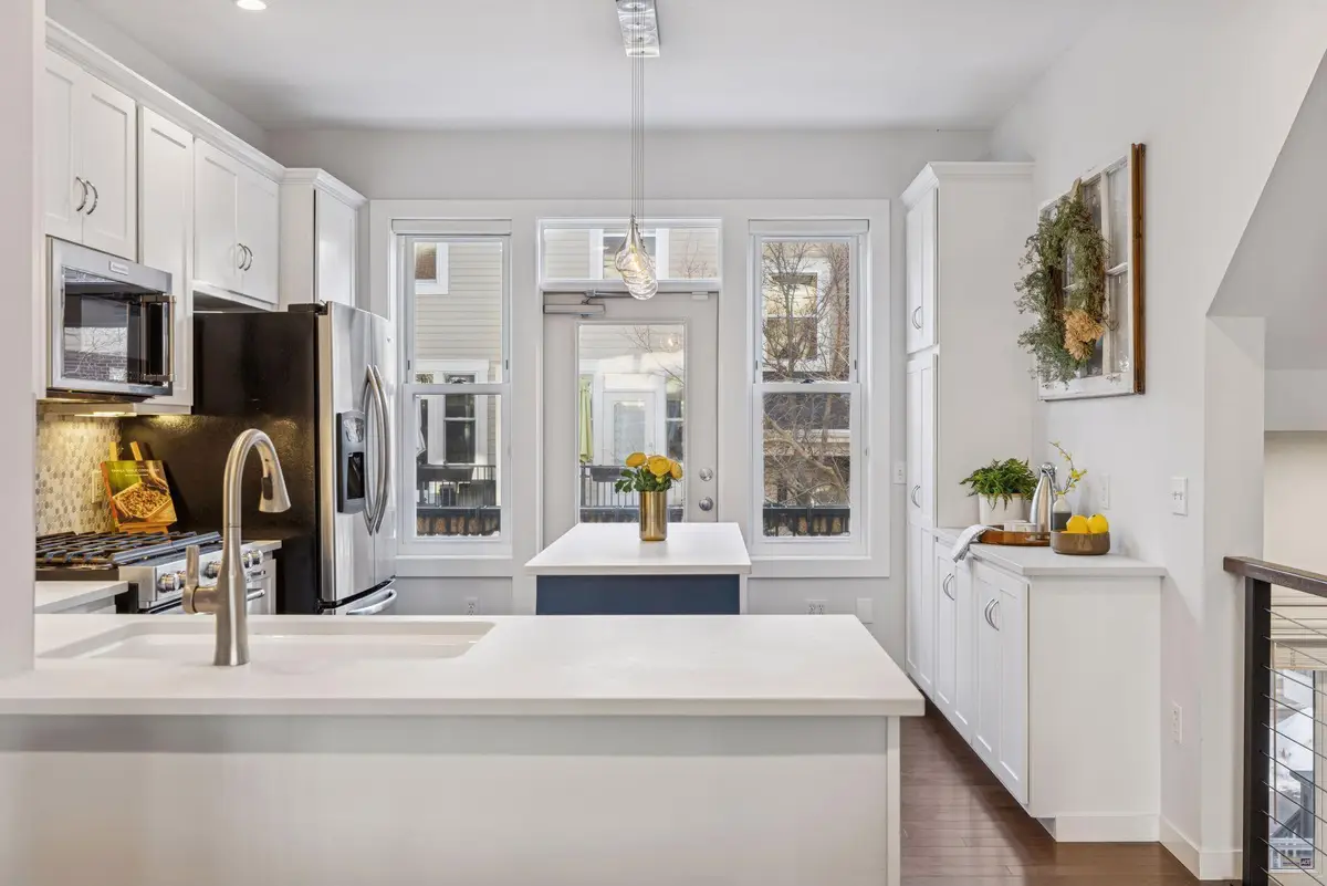 37 4th Avenue N #103, Minneapolis, MN 55401 - Image #1