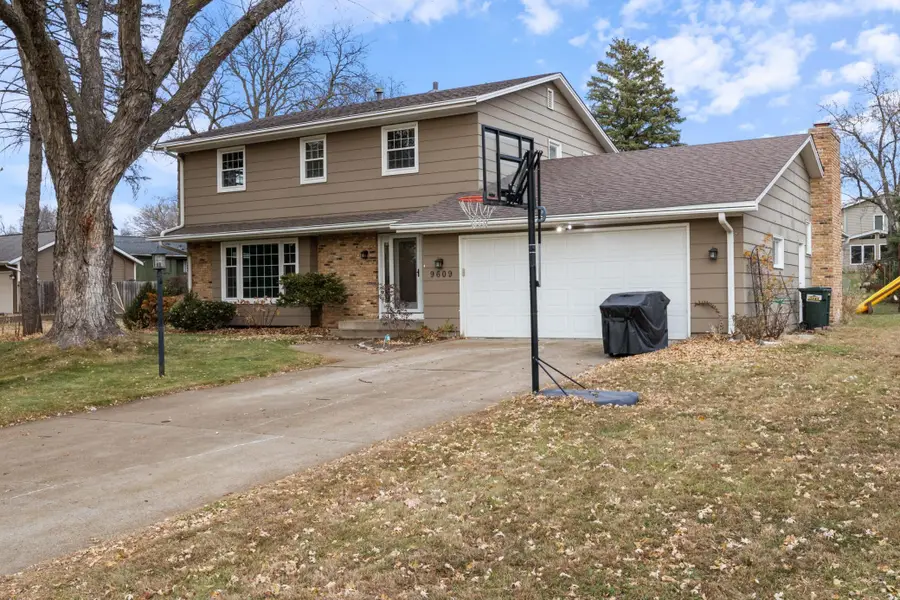 9609 Vincent Avenue S, Minneapolis, MN 55431 - Image #2