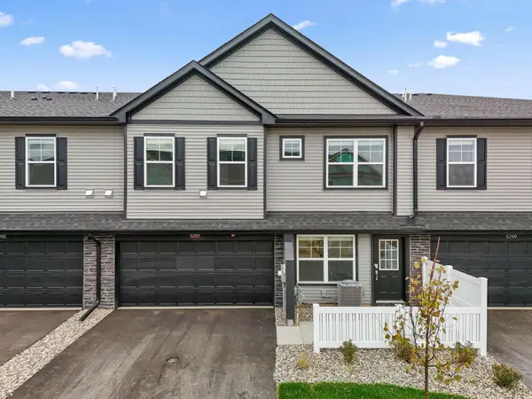 5297 Long Pointe Pass, Woodbury, MN 55129