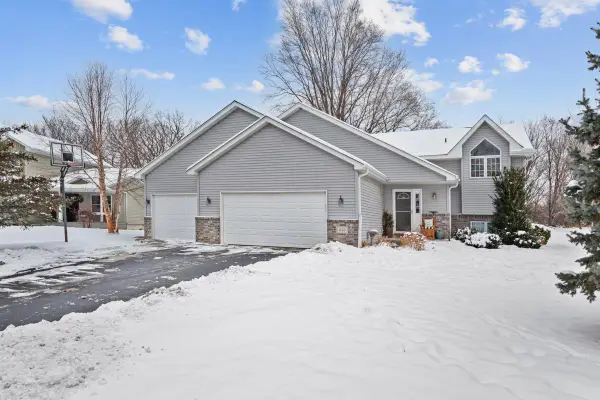 613 Ash Circle, Belle Plaine, MN 56011