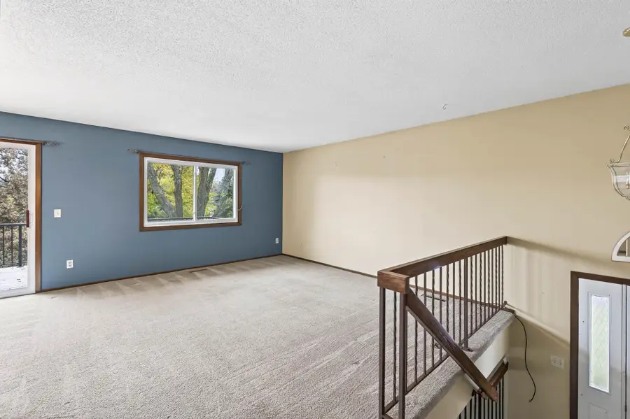 825 Evergreen Circle, Burnsville, MN 55337 - Image #3