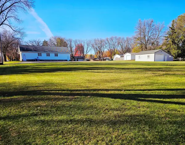 421 13th Street Se, Willmar, MN 56201