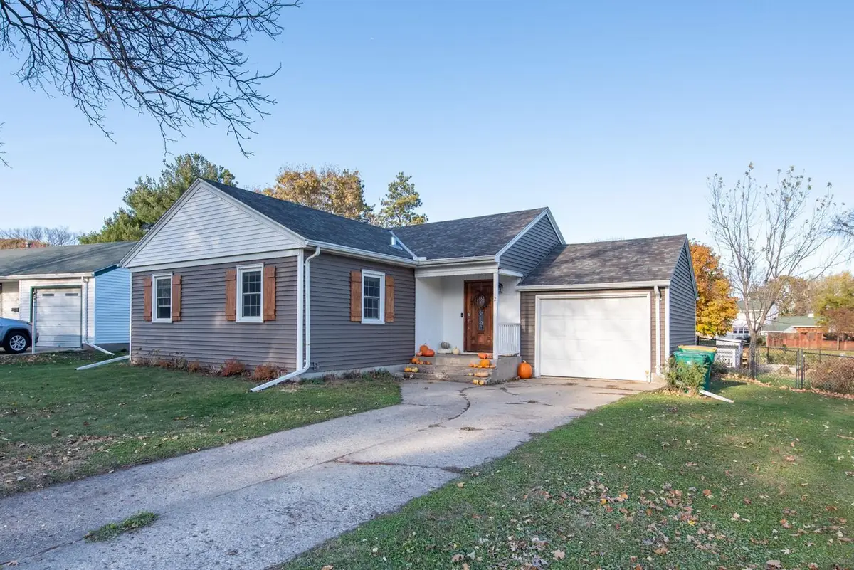 112 N Park Lane, Le Sueur, MN 56058 - #1