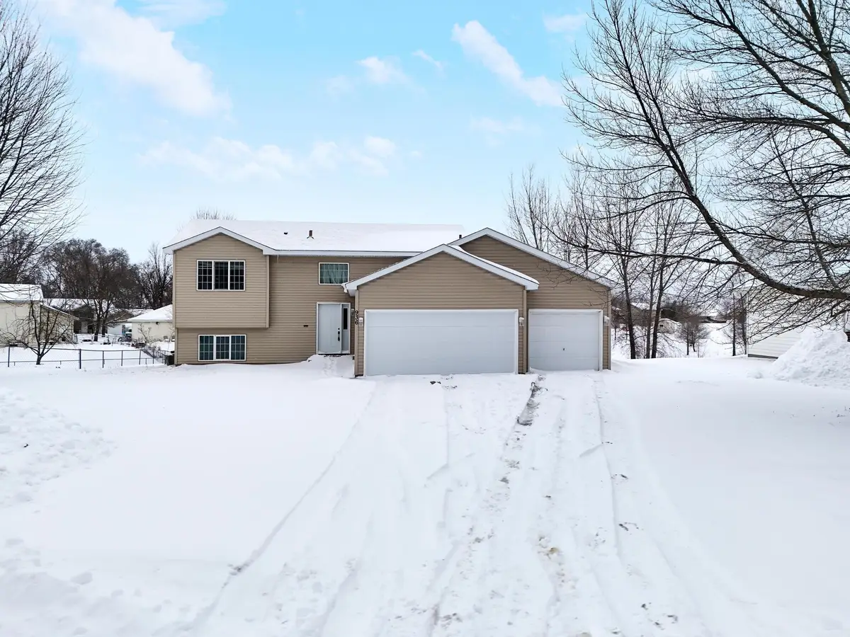 936 Lincoln Court S, Cambridge, MN 55008 - Image #1