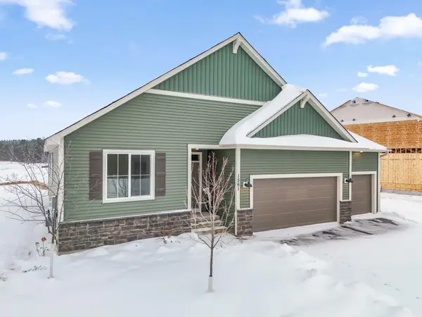 1561 Creekwood Dr, New Richmond, WI 54017