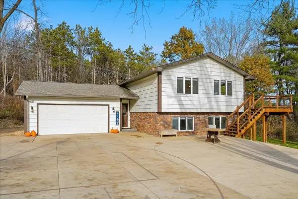 70 Oak Ridge Drive, River Falls, WI 54022