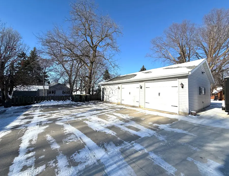5134 E Eagle Lake Road, Willmar, MN 56201 - Image #2