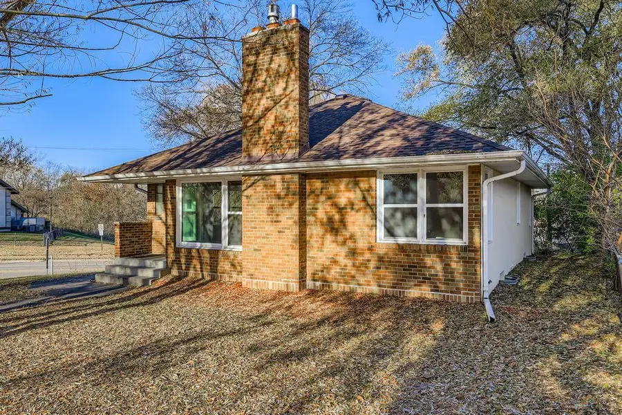 2293 7th Avenue E, Saint Paul, MN 55109 - Image #2