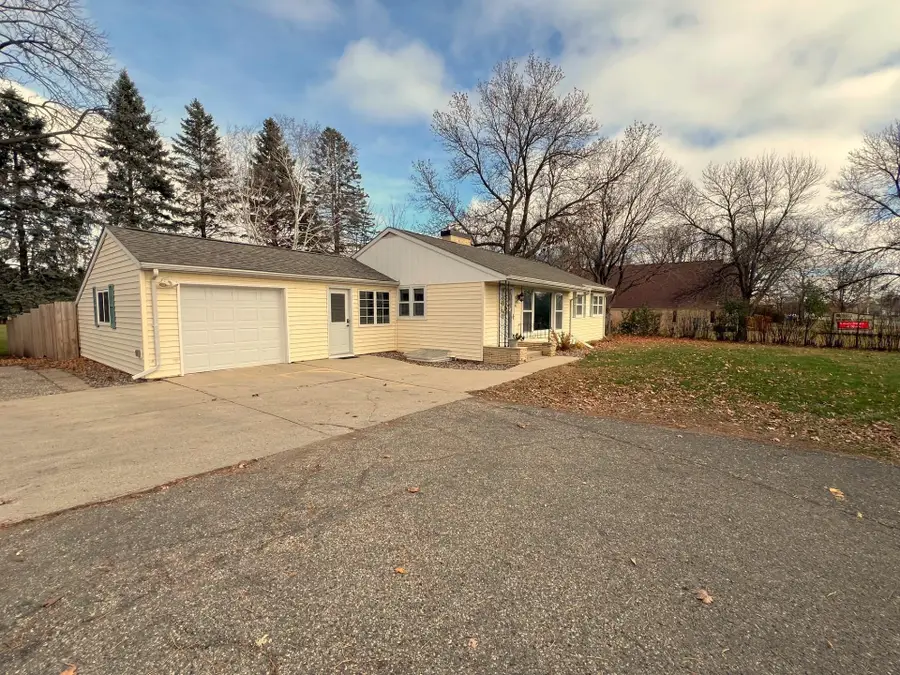 504 19th Avenue Sw, Willmar, MN 56201 - #2