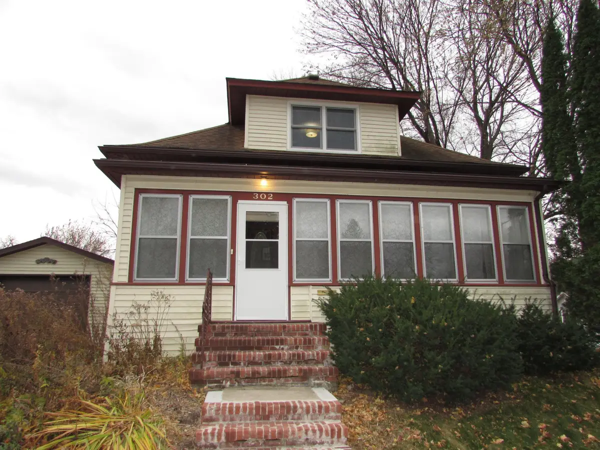 302 Victoria Street, Fairmont, MN 56031 - #1