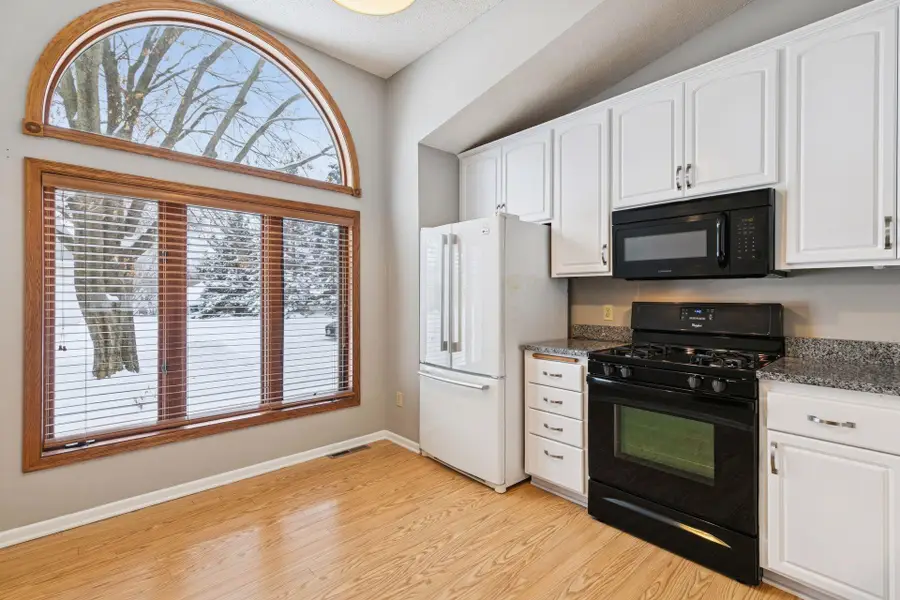 805 Southcross Drive E, Burnsville, MN 55306 - Image #2