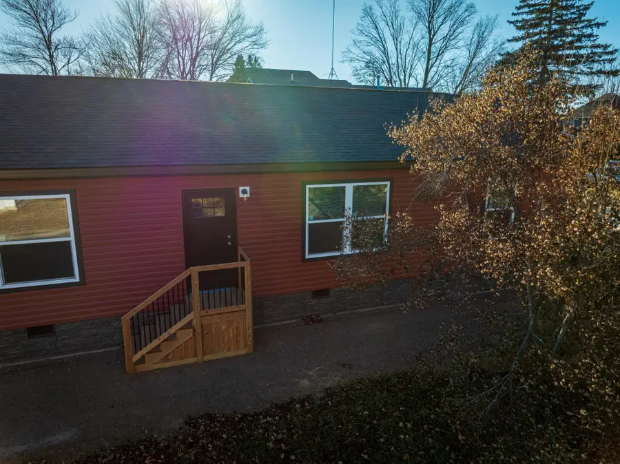 422 Court Avenue N, Sandstone, MN 55072 - #2