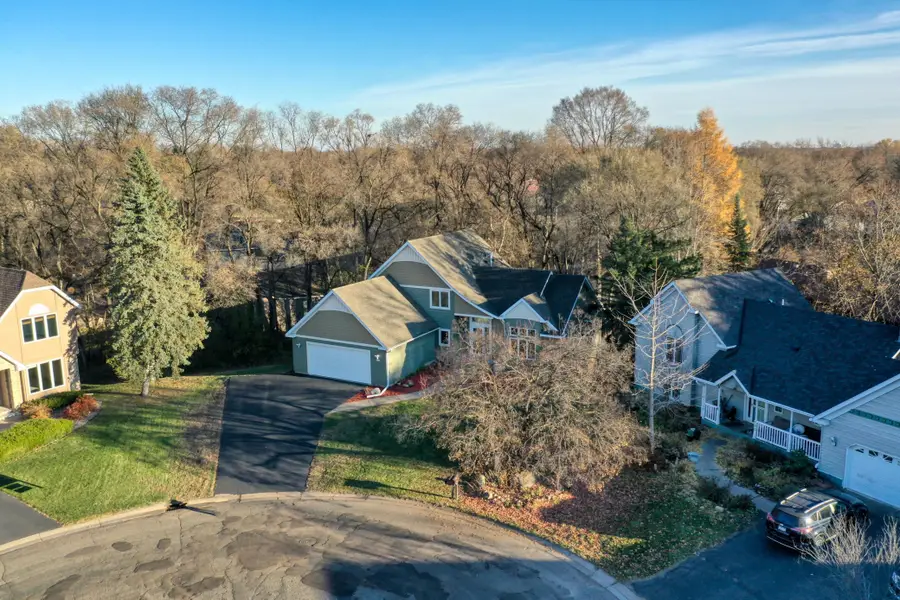 728 Laurie Court, Saint Paul, MN 55117 - Image #2