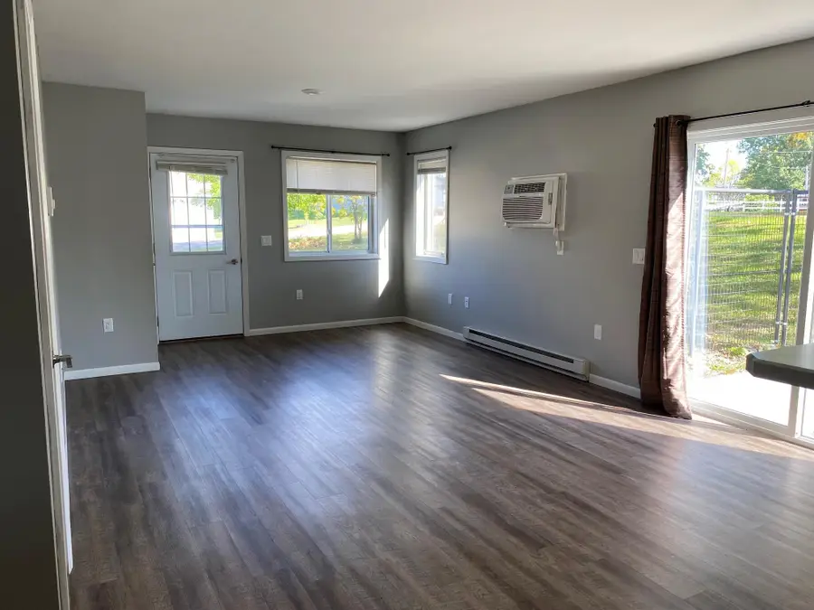 204 W Poplar Avenue #Unit A, Badger, MN 56714 - Image #2