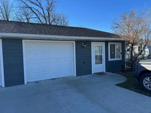 204 W Poplar Avenue #Unit B, Badger, MN 56714