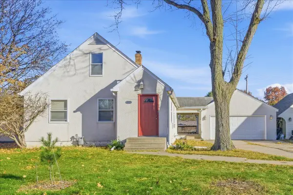 1808 Tatum Street, Roseville, MN 55113