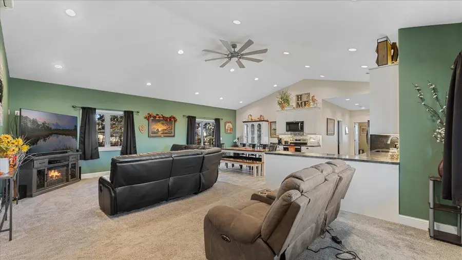 4010 40th Avenue Sw, Montevideo, MN 56265 - #3