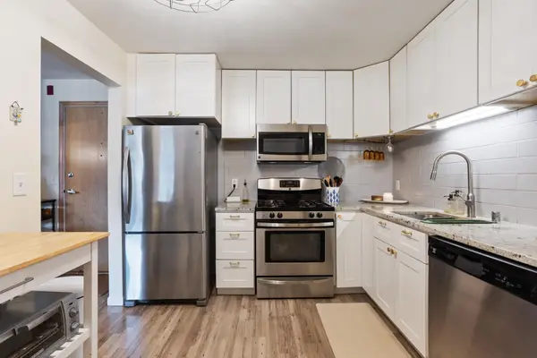 4820 Park Commons Drive #220, Minneapolis, MN 55416