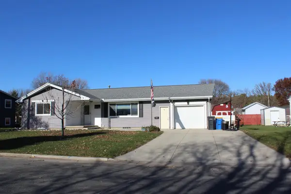 318 4th Street Nw, Blooming Prairie, MN 55917