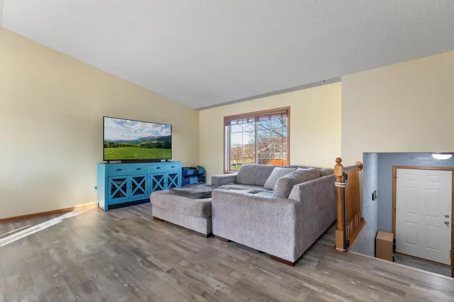 807 5th Avenue Nw, Dodge Center, MN 55927 - #3