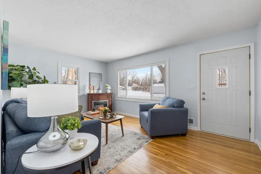 5607 Fairview Avenue N, Saint Paul, MN 55126 - Image #3