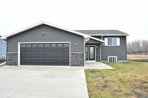 1677 Cecilee Street, Worthington, MN 56187