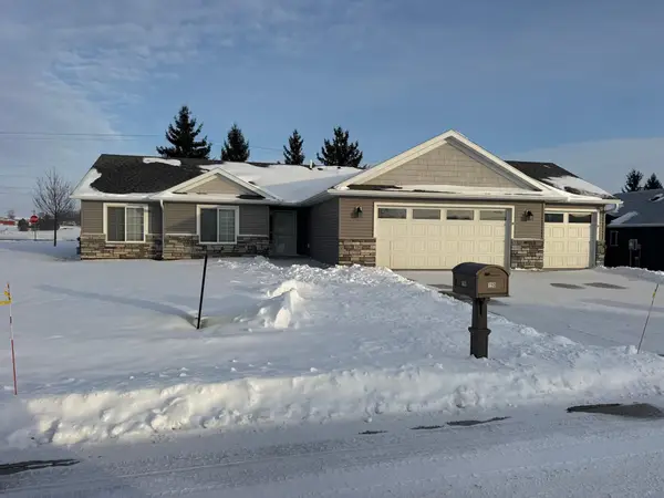 190 Highlands Circle, Zumbrota, MN 55992