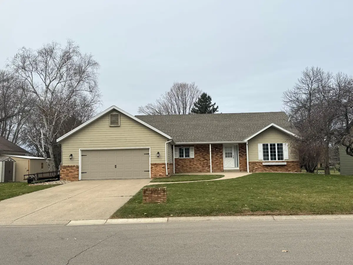 408 21st Street Se, Willmar, MN 56201 - #1