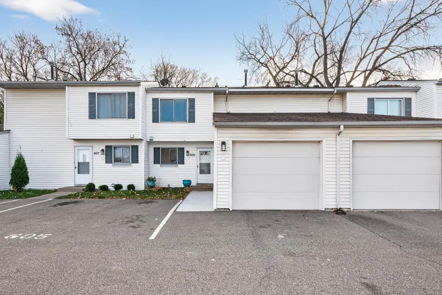 605 Portland Drive E, Burnsville, MN 55337 - Image #3