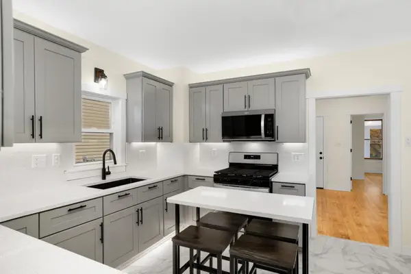 773 Hawthorne Avenue E, Saint Paul, MN 55106