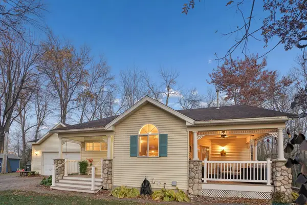 135 Hunters Path, Annandale, MN 55302