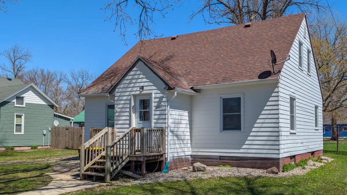 545 2nd Avenue Se, Wells, MN 56097 - #1