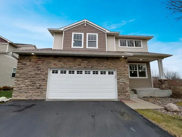 12325 3rd Street Ne, Minneapolis, MN 55434