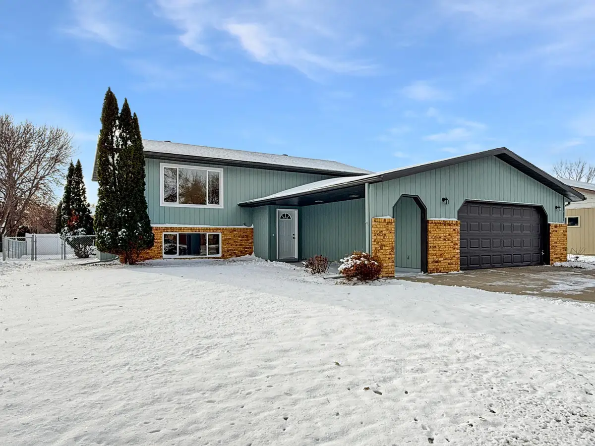 1620 36 1/2 Avenue S, Fargo, ND 58104 - Image #1