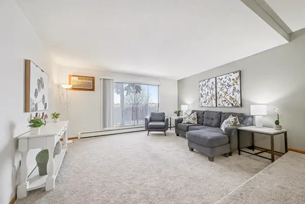 1690 Highway 36 W #224, Roseville, MN 55113