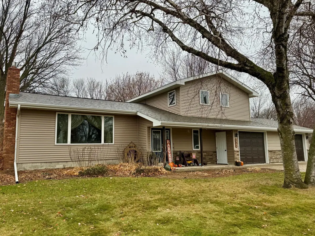 111 Cherry Avenue, Bird Island, MN 55310 - #1