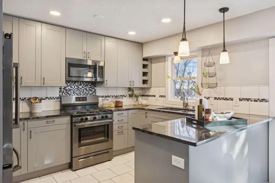 6017 Sumter Place N, Minneapolis, MN 55428 - Image #3