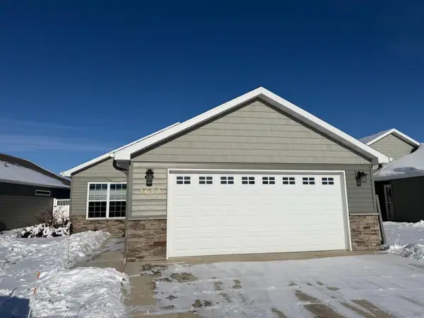 2672 Whispering Creek Circle S, Fargo, ND 58104
