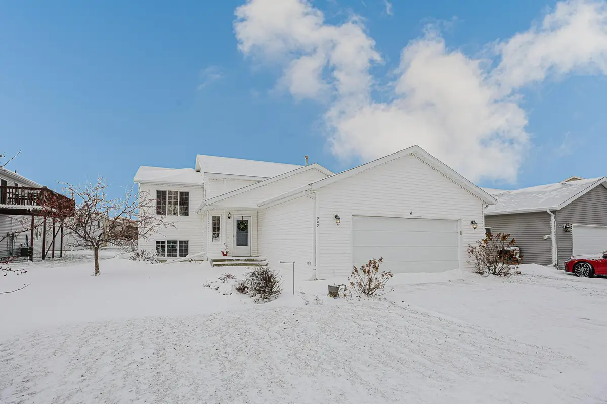 909 38 1/2 Avenue W, West Fargo, ND 58078 - Image #1