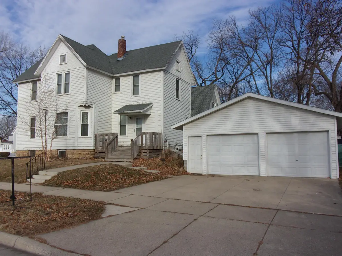 231 S Prairie Avenue, Fairmont, MN 56031 - #1
