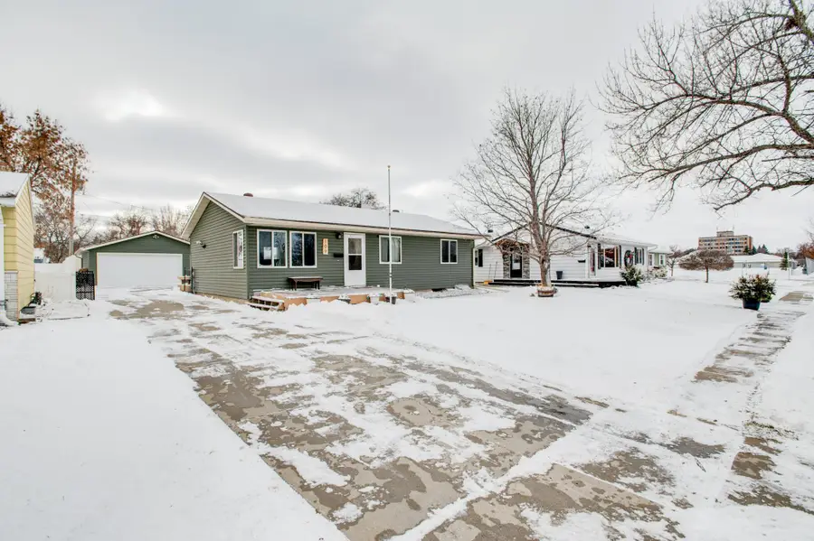 109 7th Avenue E, West Fargo, ND 58078 - Image #3