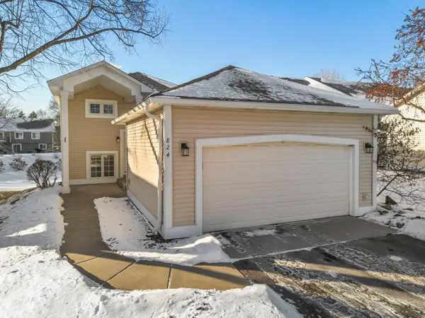 824 Winterberry Drive, Woodbury, MN 55125