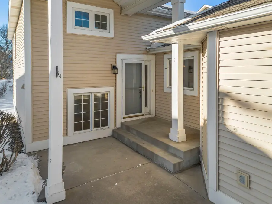 824 Winterberry Drive, Woodbury, MN 55125 - #2