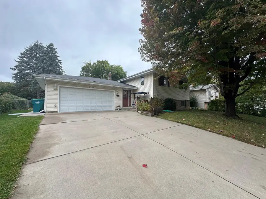 1786 17th Avenue Nw, Saint Paul, MN 55112 - Image #3