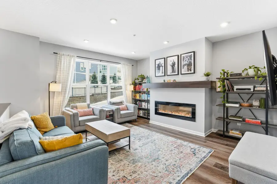 2210 Gateway Curve, North Saint Paul, MN 55109 - Image #3